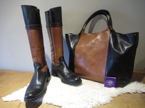 Vitti love boots - love",