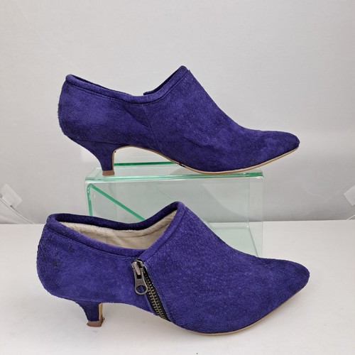 Love label suede ankle boots - label,