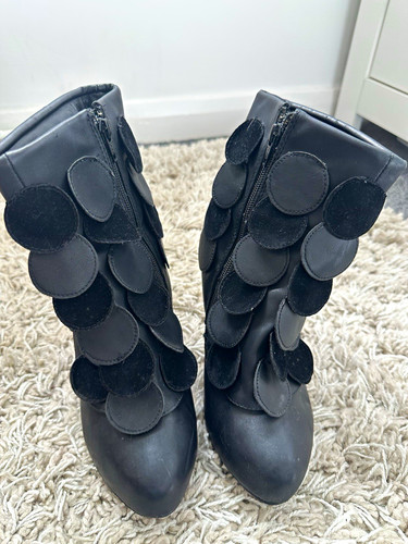 Love label black synthetic - love,