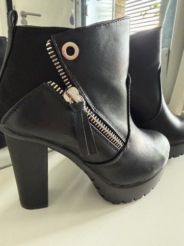 Lovely heeled boots size new - heeled,